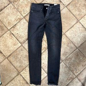 Levi’s jeans size 25